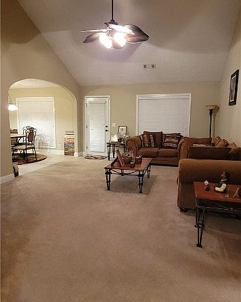 3rd image of 100 Cove Creek Dr