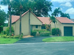2071 Maplewood Dr, Coral Springs, FL 33071