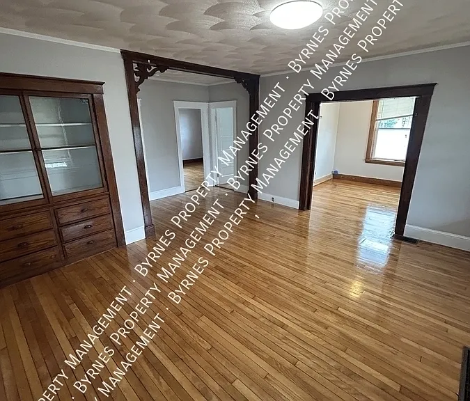 5 Tower St — Photo 2
