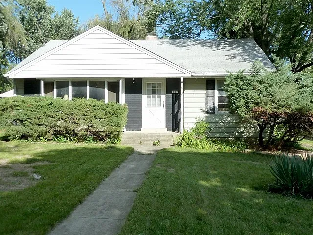 157 S Quentin Rd photo 1