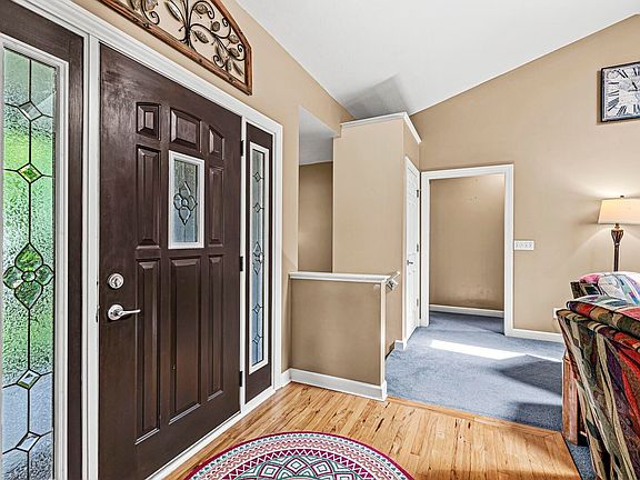 3rd image of 58594 Heather Pointe Dr