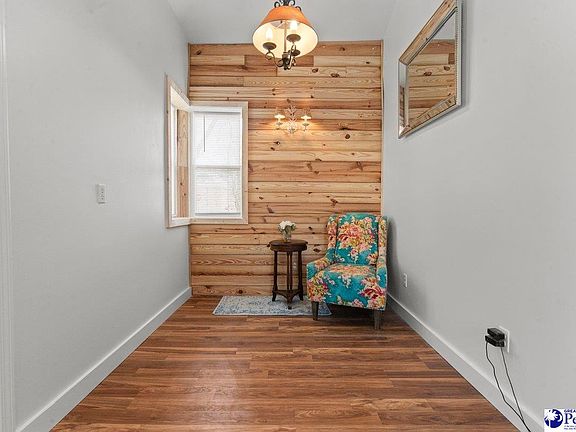 4th image of 205 W James St