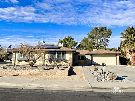 1st image of 725 Fendrick Cir