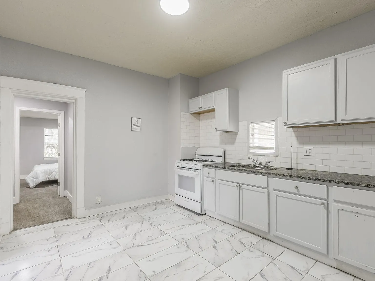 4 bed, 3.0 bath, 2461 sqft, $654 — Photo 3