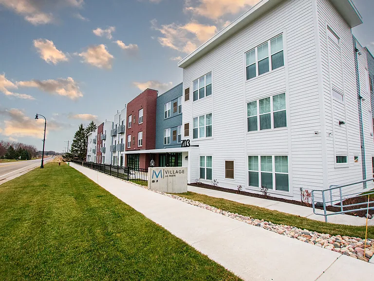 Village on Main — Photo 38