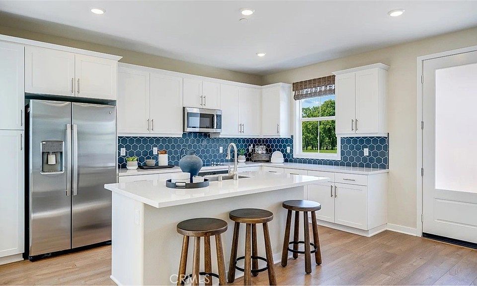 1st image of 4545 S Patterson Paseo