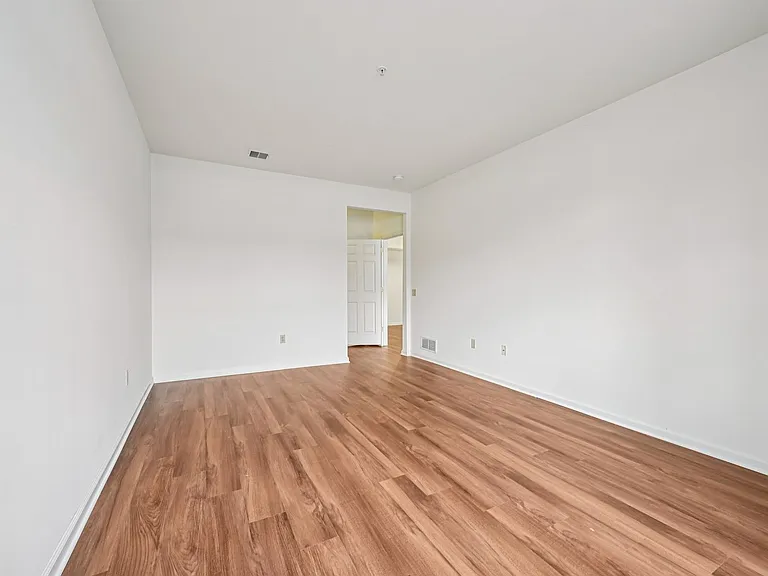 Spring Creek Apartments — Photo 100