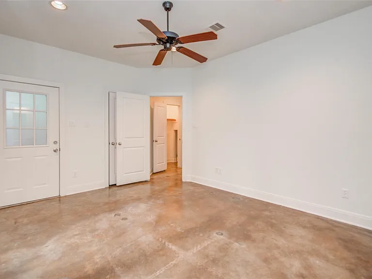 2414 Charleston St #B — Photo 7