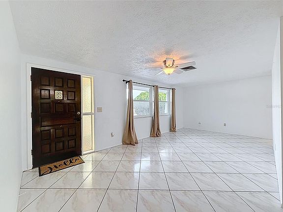 5th image of 8846 Carmen Ln