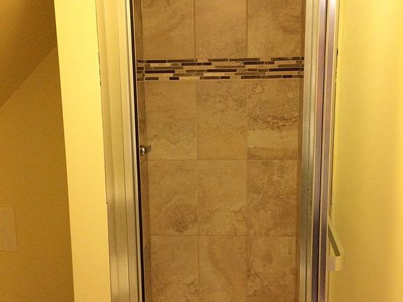 5th image of 3325 N Whipple St #3
