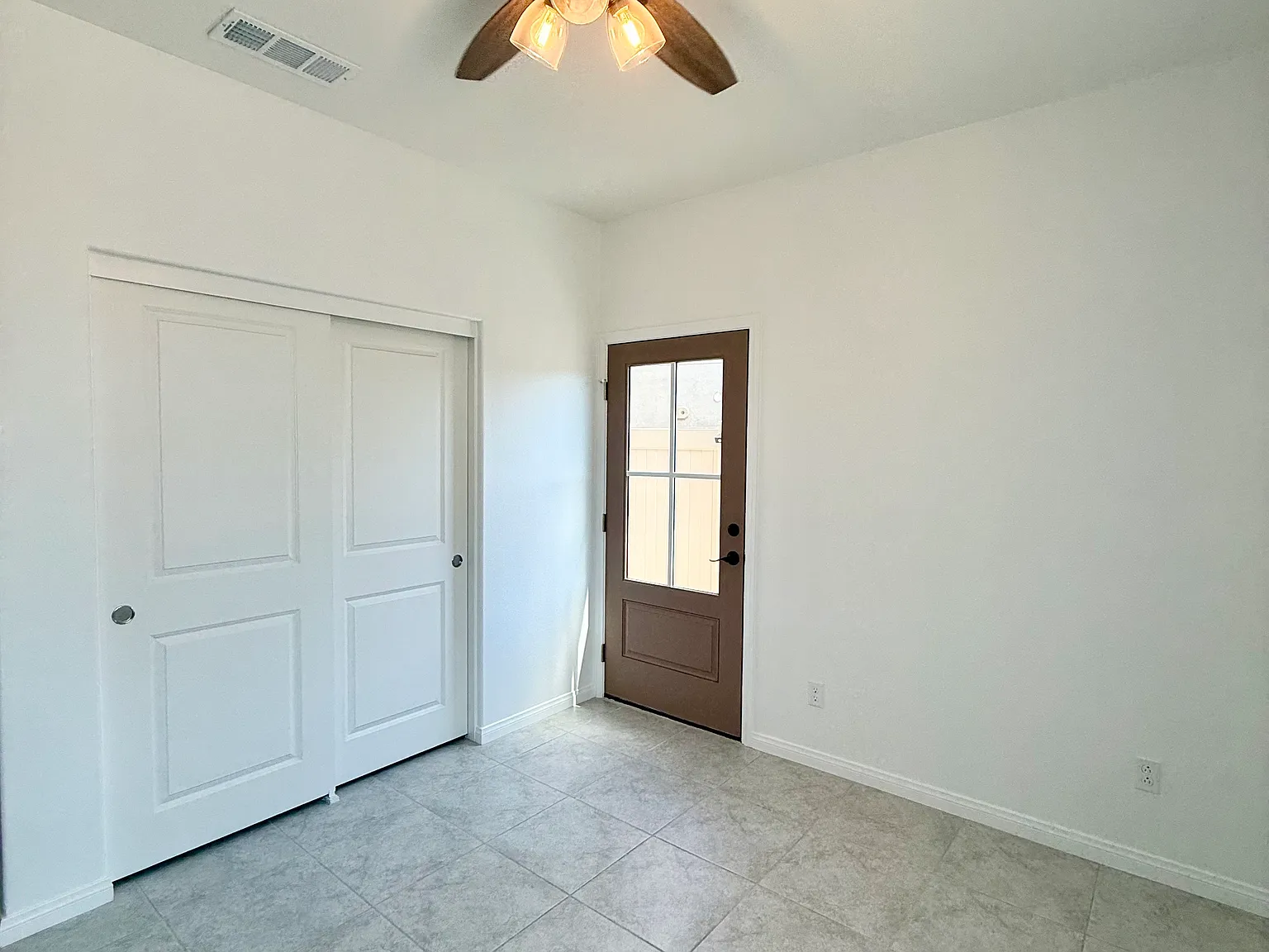 Studio, 3254 sqft, $1,575 — Photo 4