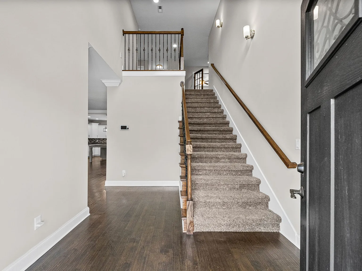 4 bed, 3.5 bath, 3197 sqft, $2,900 — Photo 3