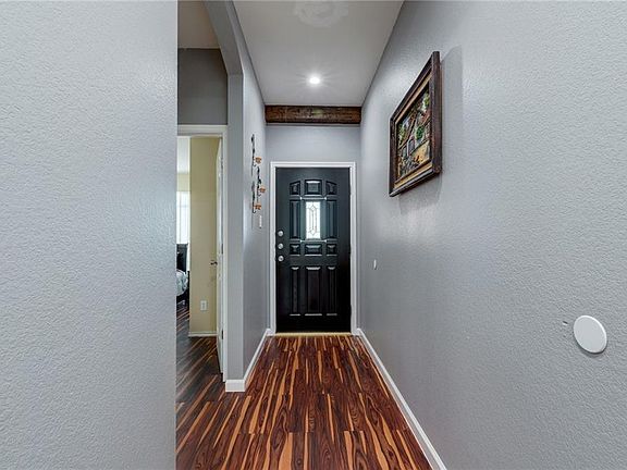 4th image of 211 Mesa Dr