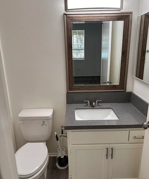 Brentwood Apartments — Photo 9