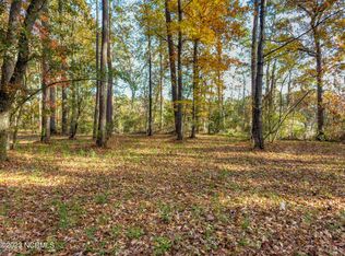 25 N Creek Dr, Belhaven, NC 27810