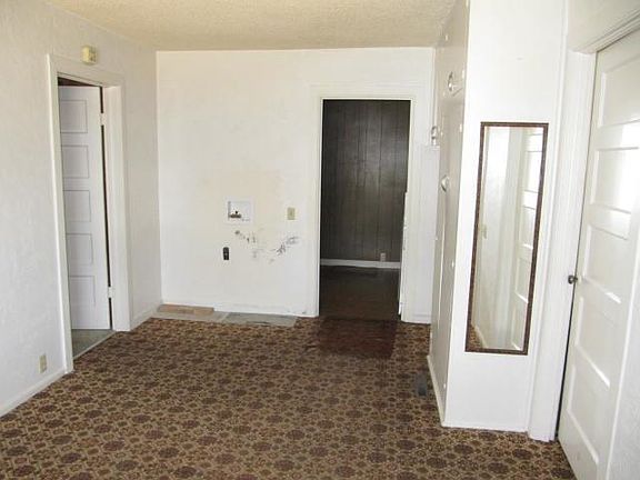2nd image of 521 8th Ave N