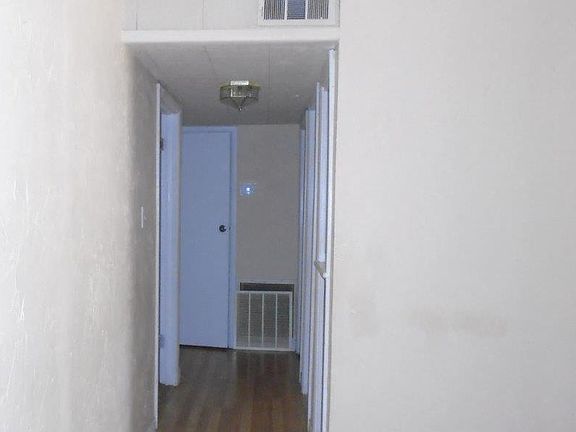 3rd image of 409 NW 55th St