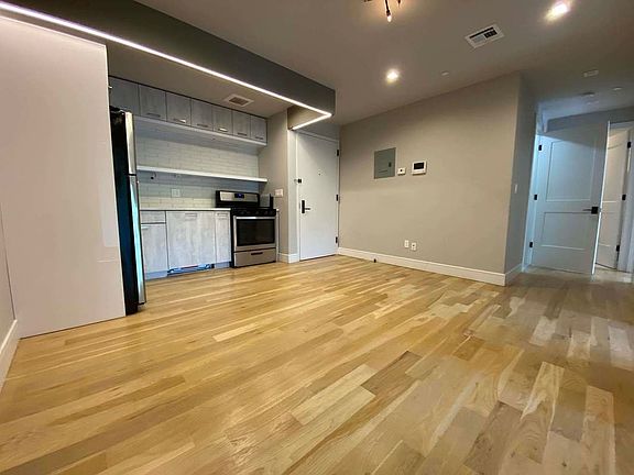 3rd image of 200 Clifton Pl #3C
