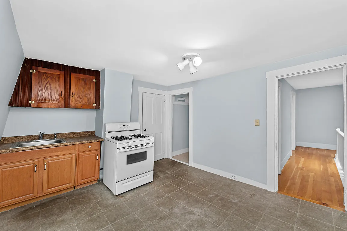 1 bed, 800 sqft, $1,800 — Photo 2