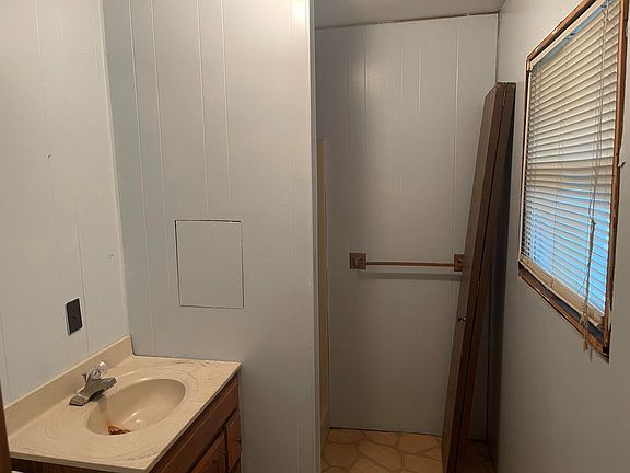 2nd image of 10613 Emory St
