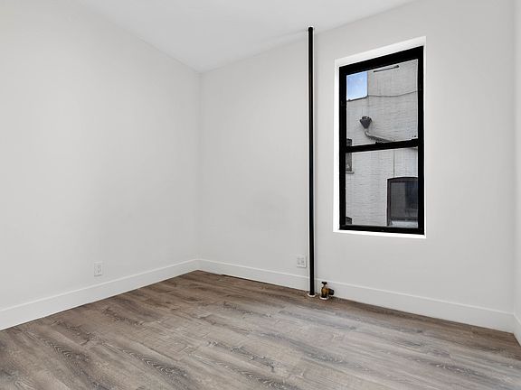 5th image of 3404 30th Ave #C1