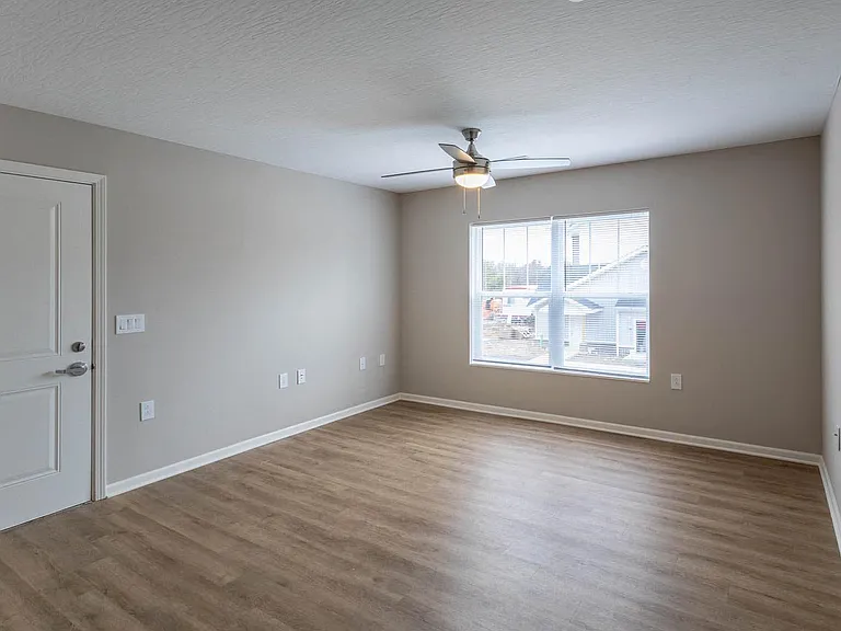 Zane Commons — Photo 15
