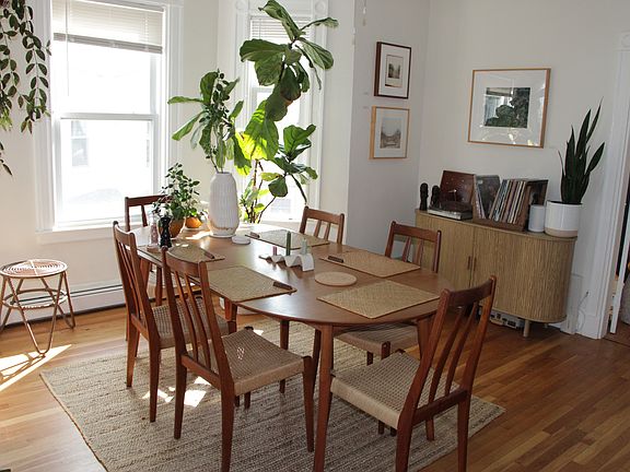 2nd image of 15 Arcola St Floor 2