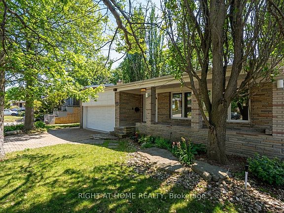 2nd image of 23 Christine Cres