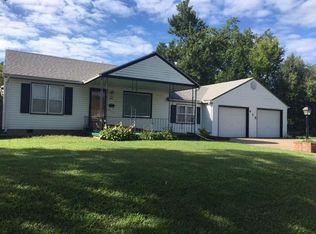 415 W New St, Coffeyville, KS 67337