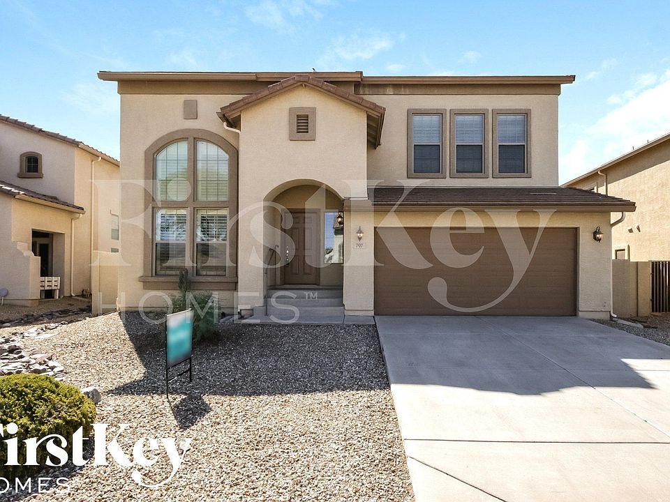 1st image of 797 W Vineyard Plains Dr