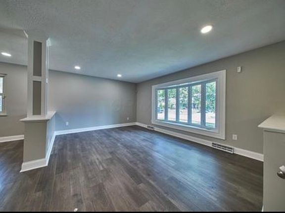 5th image of 885 Prince William Ln