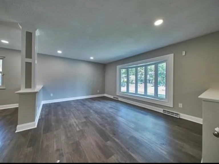 885 Prince William Ln — Photo 5