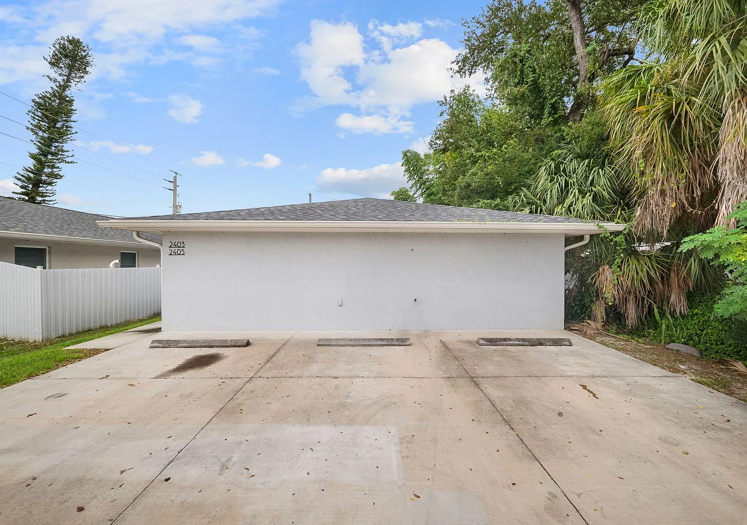 2403/2405 Maple Ave Fort Myers Fl 33901 - Lease Only — Photo 1
