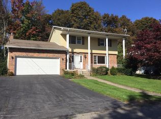 104 Vosburg Ln, Clarks Summit, PA 18411