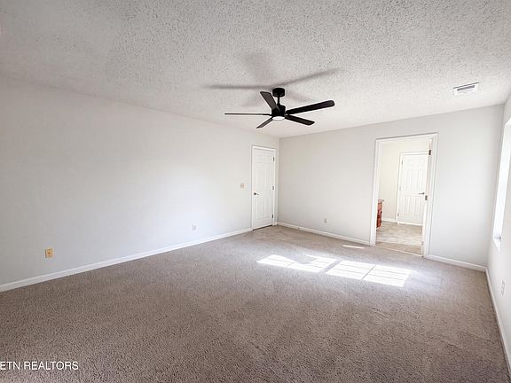 4th image of 518 Glenfield Cir