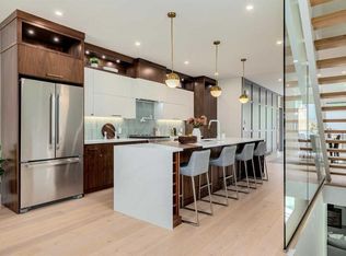 1612 W 16a St SE, Calgary, AB T2G3S7