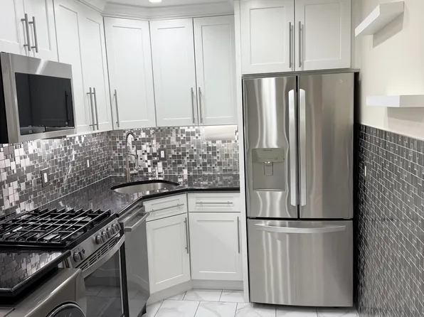 7223 60th Ave Floor 1, Maspeth, NY 11378