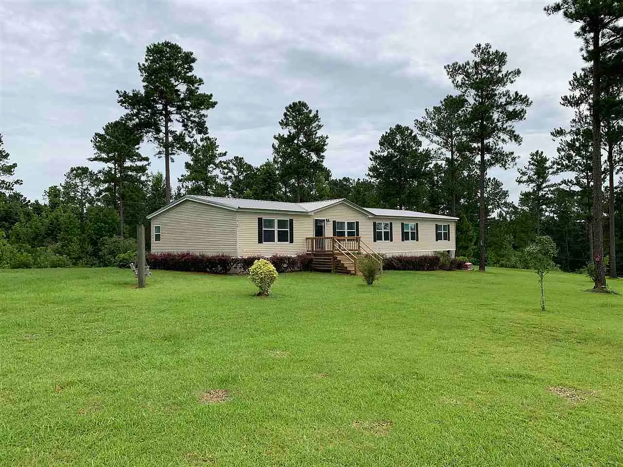 4 bed, 2.0 bath, 2250 sqft, $1,850 — Photo 3