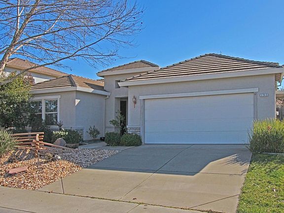 3rd image of 1745 Bottlebrush Cir