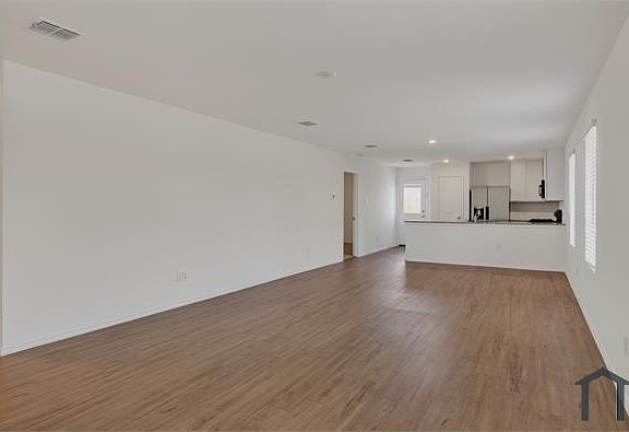 3rd image of 14933 Tejano St
