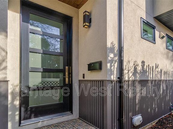 3rd image of 1023 Wilson Ave