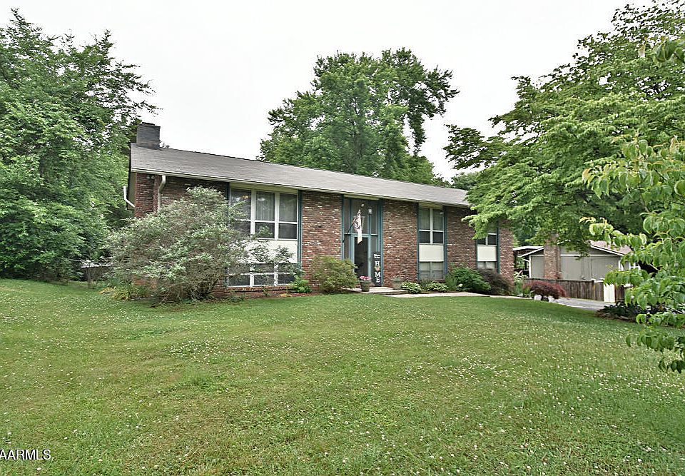 1st image of 939 Brantley Dr