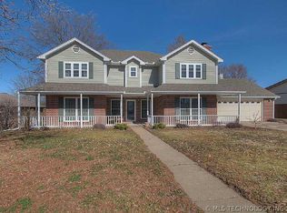 2516 S Chapel Hill Rd, Bartlesville, OK 74006