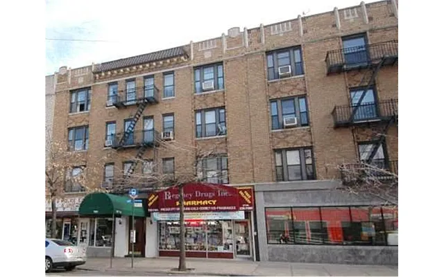 Sold by Douglas Elliman | media 14