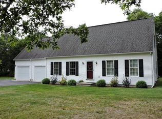 9 Prudence Ln, Cotuit, MA 02635