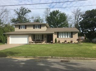 69 N Mason Ct, Niagara Falls, NY 14304