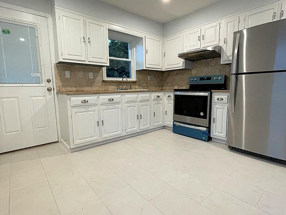 4th image of 17 Ambrose Pl Floor 2