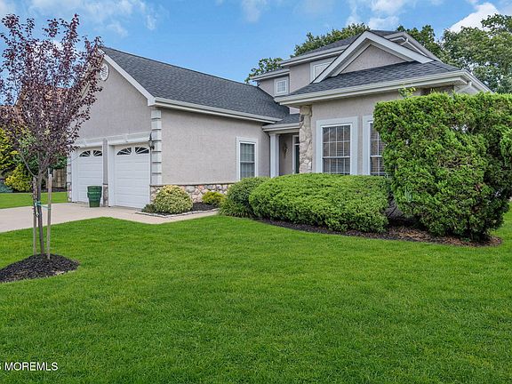 5th image of 57 Baltusrol Drive