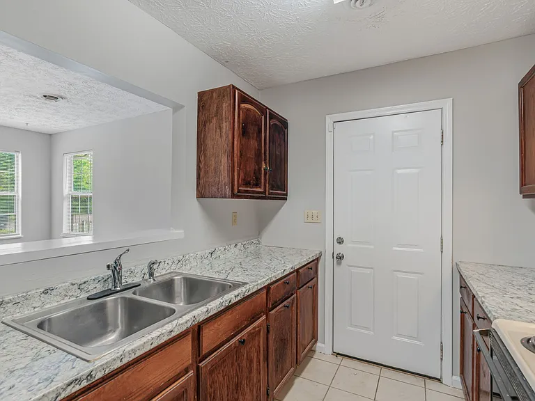 2603 Louise Ave — Photo 9