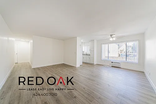 7502 Canby Ave #4 Photo 1
